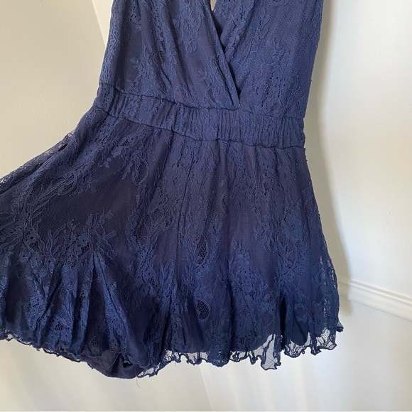 TRIXXI Navy Lace Short Sleeve Romper Small - Picture 4 of 7